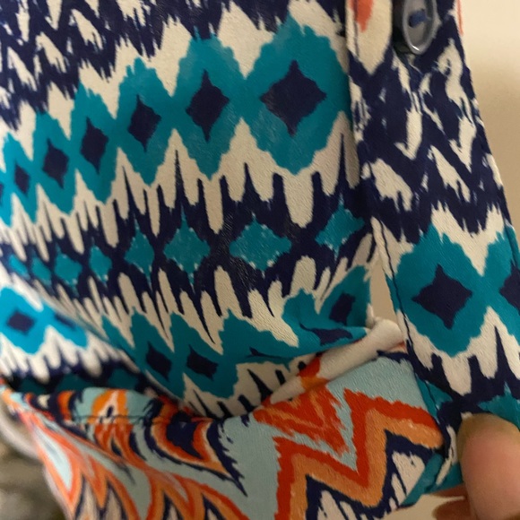 Multi color blouse you can dress up or down - Picture 7 of 8